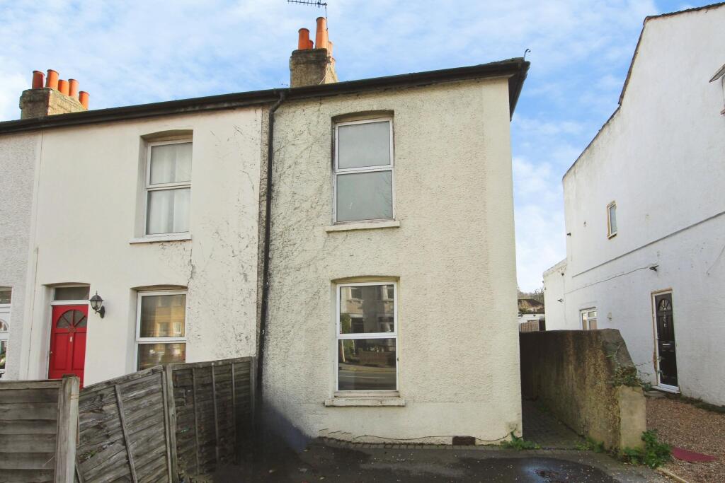 2 bed End of Terrace for rent in Purley. From Northwood Sales - Croydon Ltd