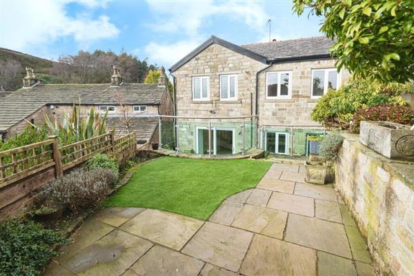2 bed Detached for rent in Mottram in Longdendale. From Clarke & Co - Chadderton