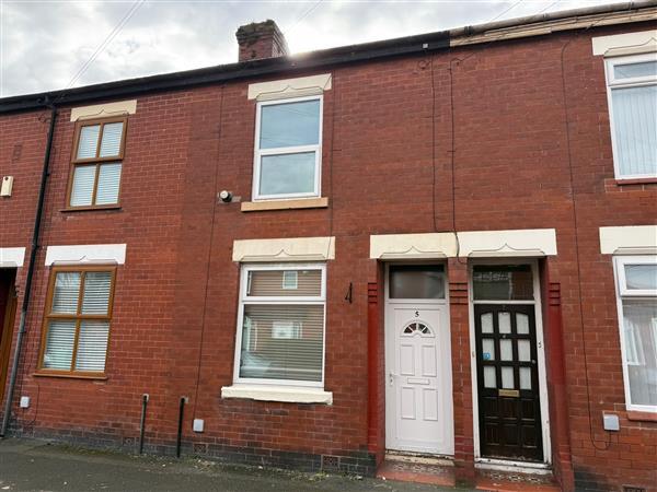 2 bed Mid Terraced House for rent in Manchester. From Clarke & Co - Chadderton