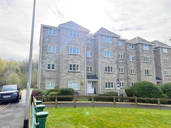 2 bed Apartment for rent in Mossley. From Clarke & Co - Chadderton