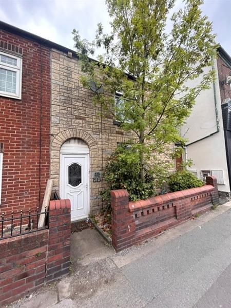 3 bed Mid Terraced House for rent in Failsworth. From Clarke & Co - Chadderton