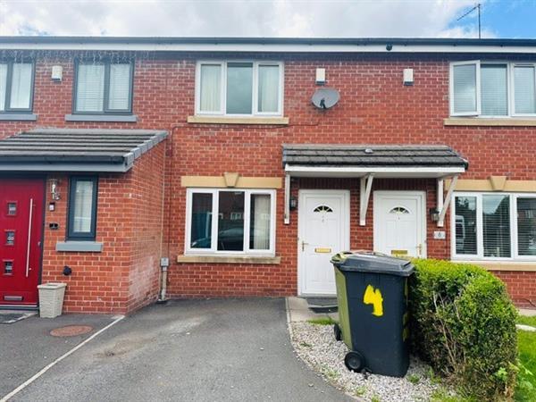 2 bed Mid Terraced House for rent in Failsworth. From Clarke & Co - Chadderton