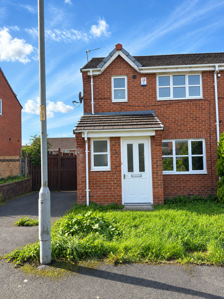 3 bed Detached for rent in Manchester. From Clarke & Co - Chadderton 3 bed Detached for rent in Manchester. From Clarke & Co - Chadderton
