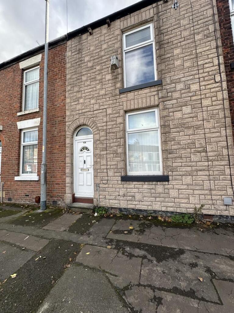 2 bed Mid Terraced House for rent in Manchester. From Clarke & Co - Chadderton 2 bed Mid Terraced House for rent in Manchester. From Clarke & Co - Chadderton