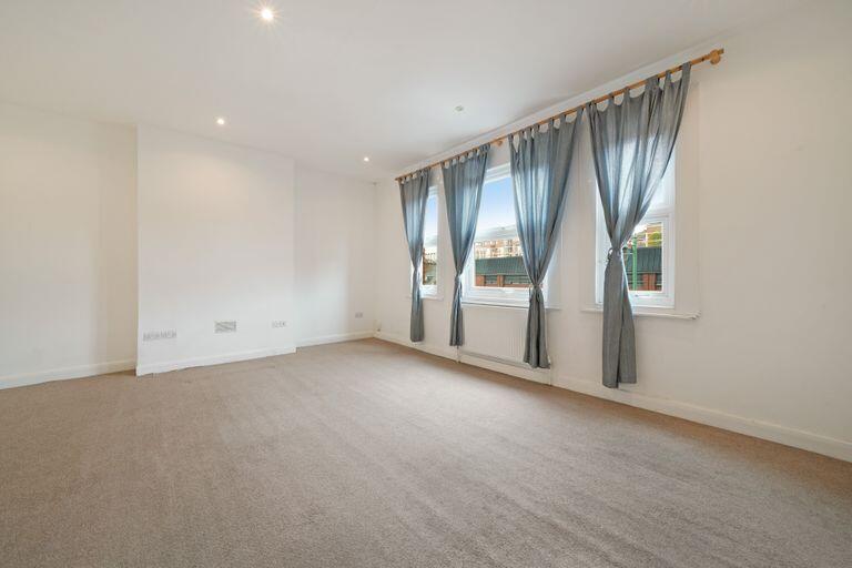 3 bed 1st Floor Flat for rent in Streatham. From Northwood Sales - West Norwood