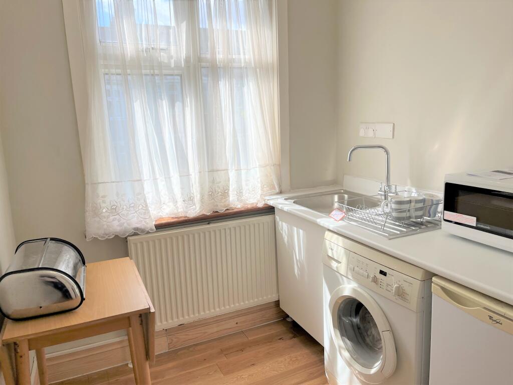 1 bed 1st Floor Flat for rent in Streatham. From Northwood Sales - West Norwood