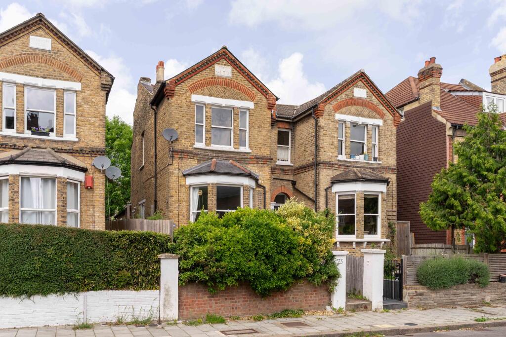 2 bed 1st Floor Flat for rent in London. From Northwood Sales - West Norwood