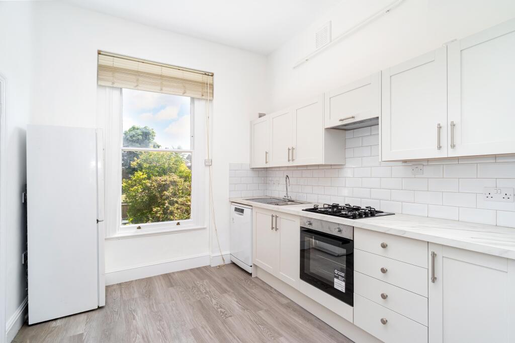 2 bed 1st Floor Flat for rent in Streatham. From Northwood Sales - West Norwood