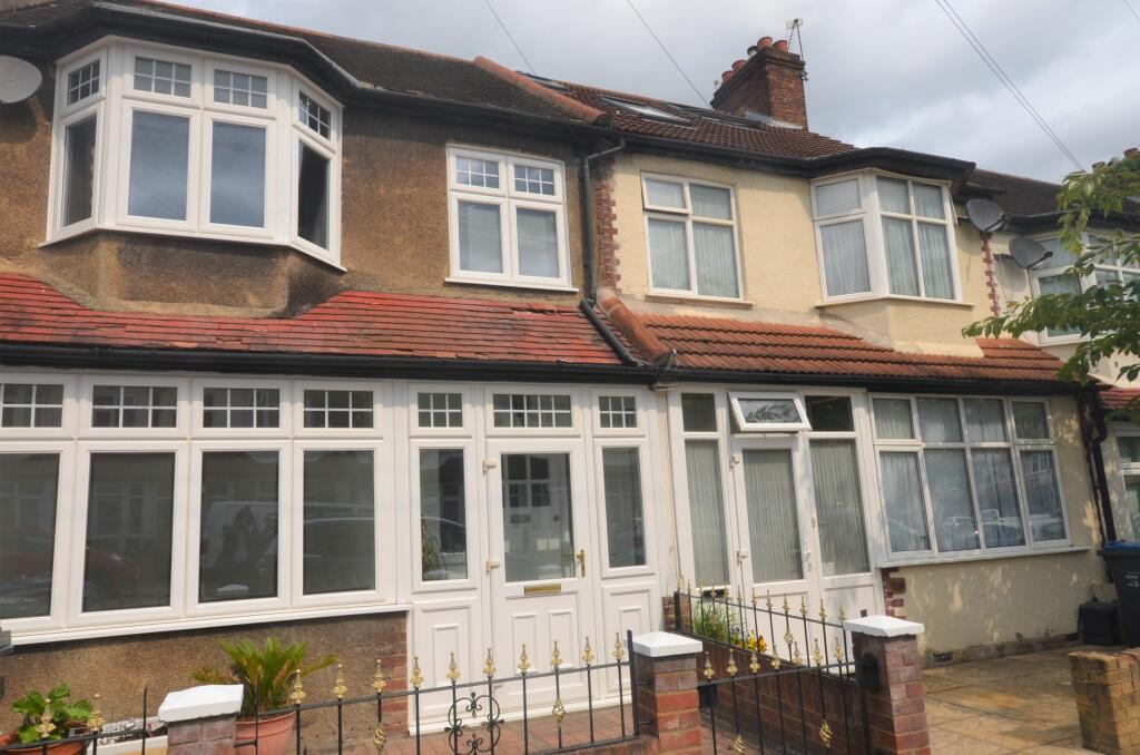 3 bed Mid Terraced House for rent in Penge. From Northwood Sales - West Norwood 3 bed Mid Terraced House for rent in Penge. From Northwood Sales - West Norwood