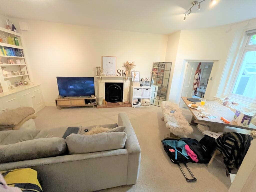 1 bed 1st Floor Flat for rent in Battersea. From Northwood Sales - West Norwood