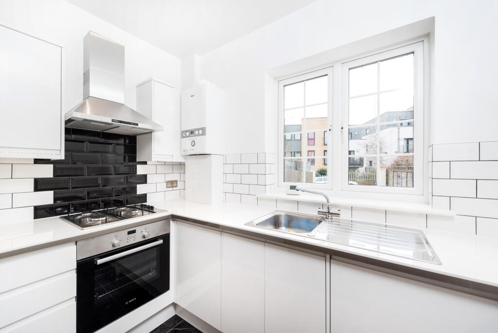 1 bed 1st Floor Flat for rent in Streatham. From Northwood Sales - West Norwood