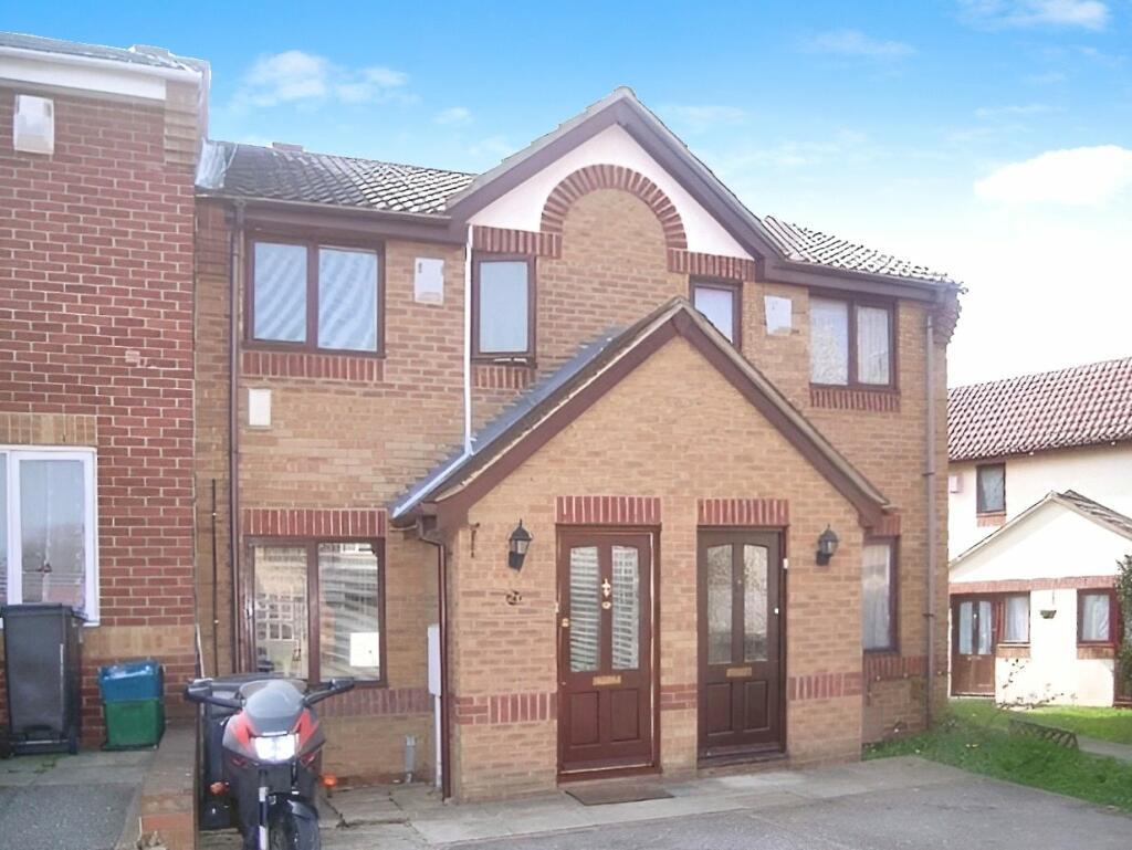 2 bed Mid Terraced House for rent in Croydon. From Northwood Sales - West Norwood
