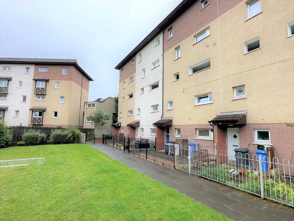 1 bed 1st Floor Flat for rent in Backmuir. From Northwood - Dundee
