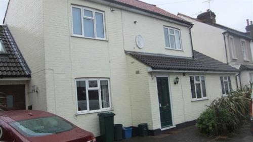 5 bed Semi Detached for rent in London. From Northwood - Epsom