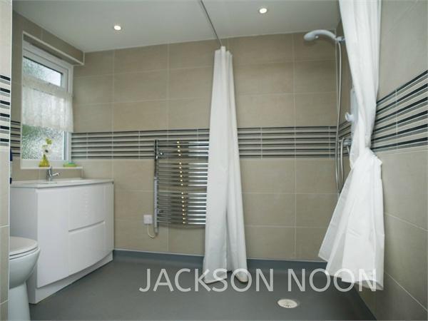 3 bed Mid Terraced House for rent in Epsom. From Northwood - Epsom 3 bed Mid Terraced House for rent in Epsom. From Northwood - Epsom