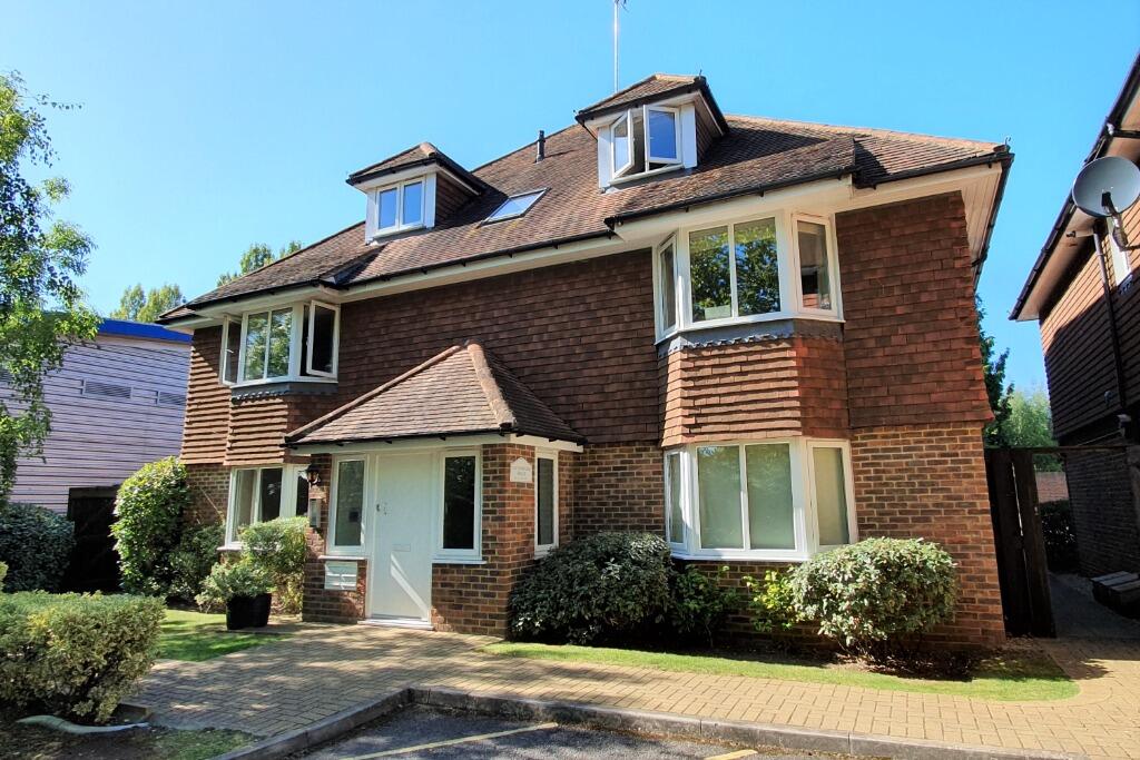 2 bed 1st Floor Flat for rent in Leatherhead. From Northwood - Epsom