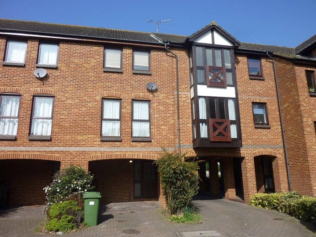 3 bed Mid Terraced House for rent in Ewell. From Northwood - Epsom