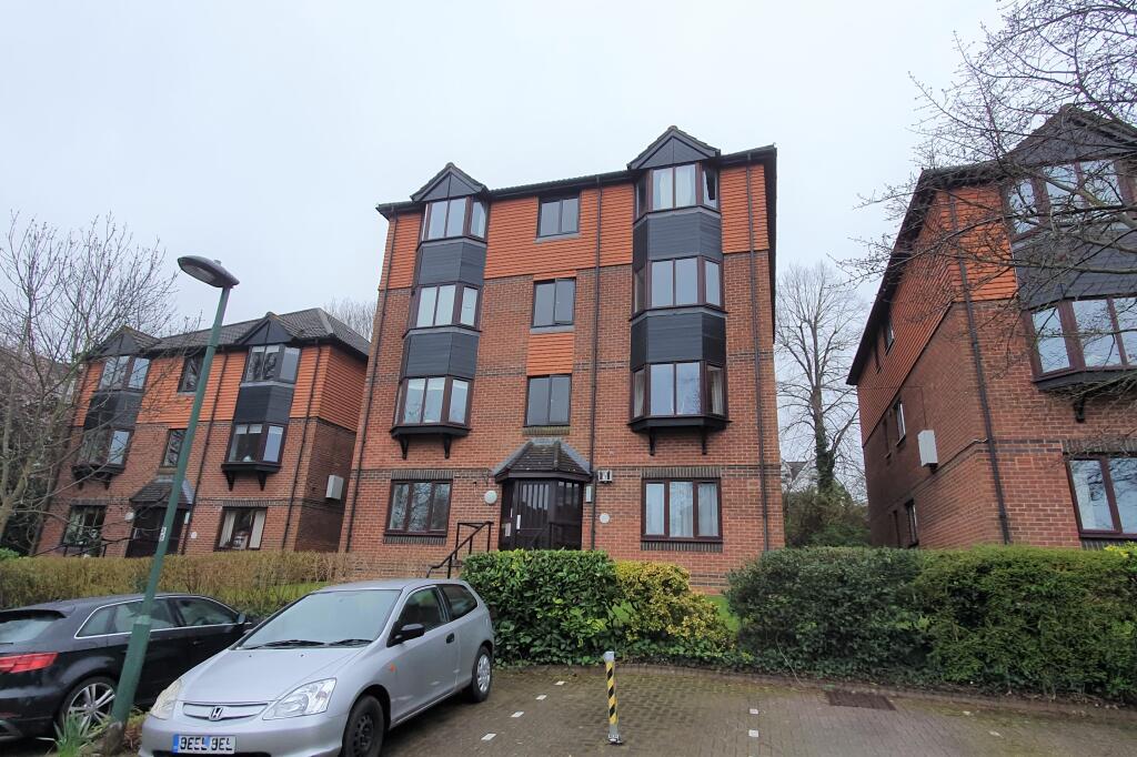 2 bed 1st Floor Flat for rent in Carshalton. From Northwood - Epsom