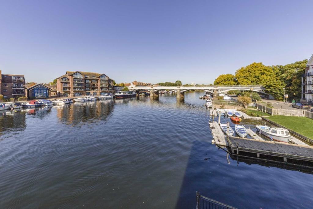2 bed 1st Floor Flat for rent in Kingston upon Thames. From Northwood - Epsom