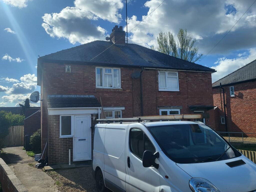 3 bed Semi-Detached House for rent in Northampton. From Northwood - Northampton