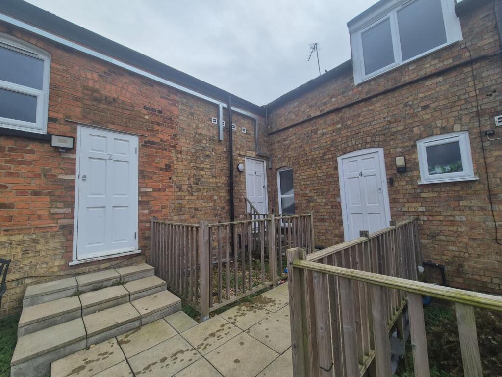 2 bed 1st Floor Flat for rent in Thrapston. From Northwood - Northampton