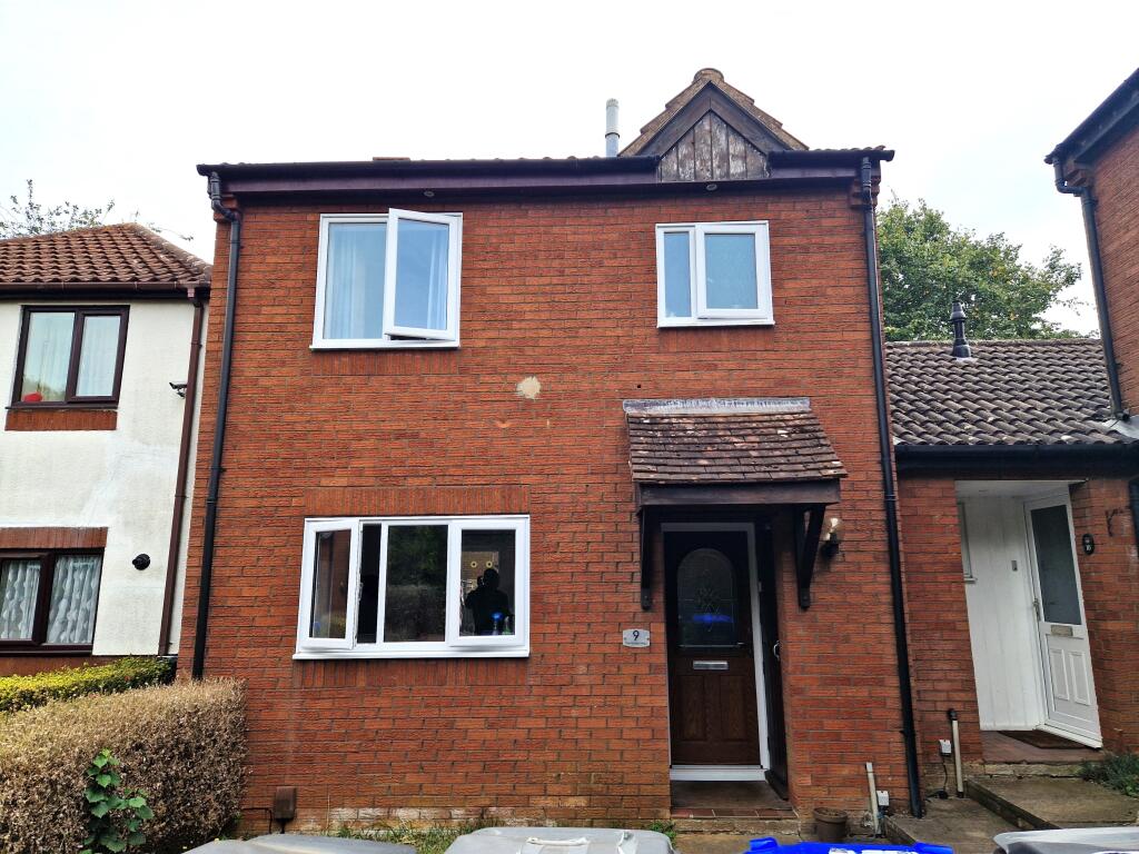 2 bed Mid Terraced House for rent in Collingtree. From Northwood - Northampton