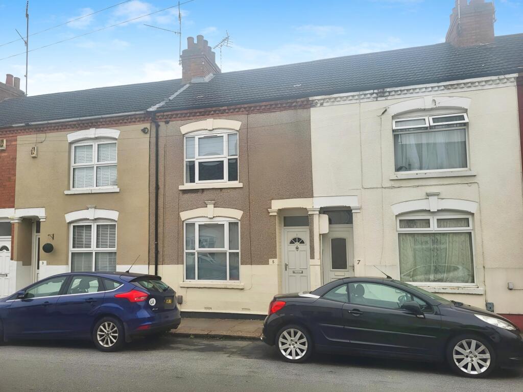 2 bed Mid Terraced House for rent in Collingtree. From Northwood - Northampton