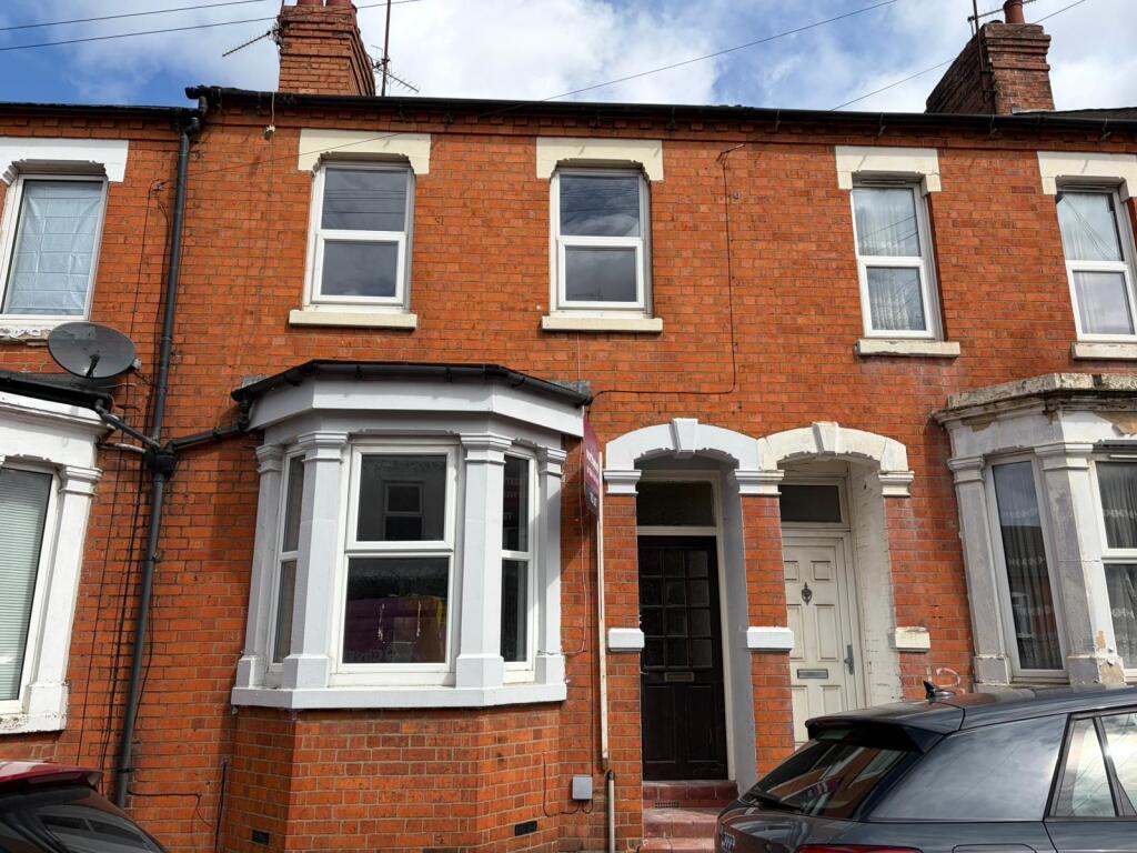 2 bed Mid Terraced House for rent in Northampton. From Northwood - Northampton