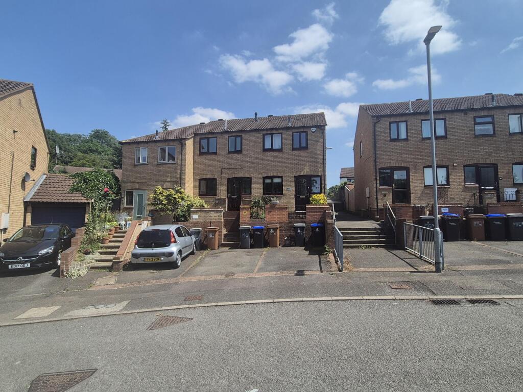 2 bed Mid Terraced House for rent in Collingtree. From Northwood - Northampton