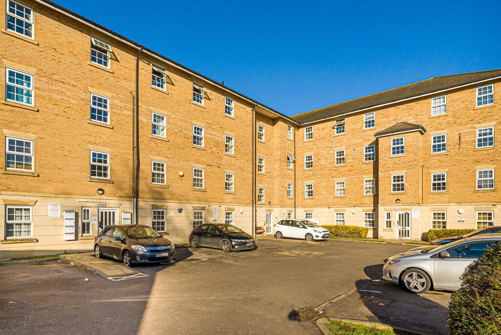 2 bed 1st Floor Flat for rent in Great Houghton. From Northwood - Northampton