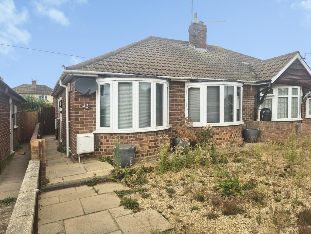 2 bed Semi-detached bungalow for rent in Northampton. From Northwood - Northampton