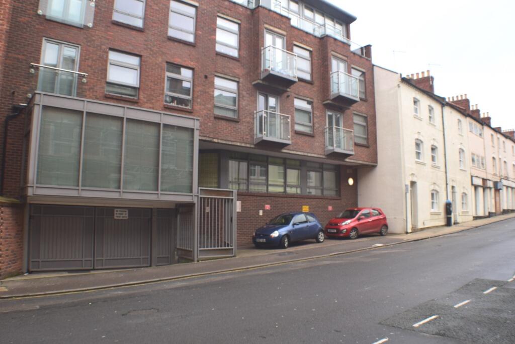 2 bed 1st Floor Flat for rent in Northampton. From Northwood - Northampton