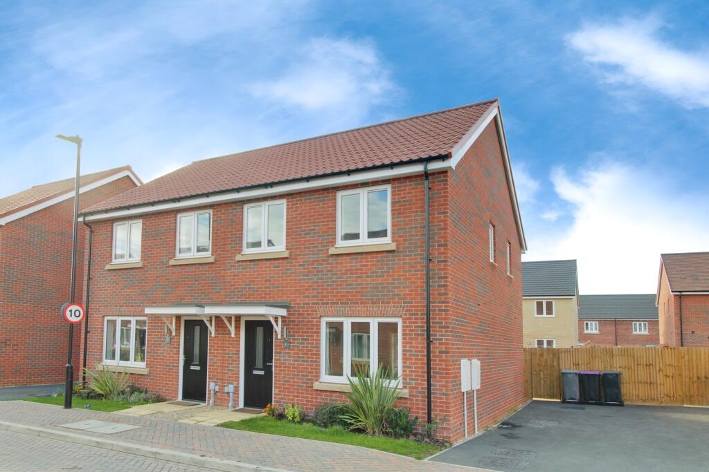 3 bed Semi Detached for rent in . From Northwood - Peterborough