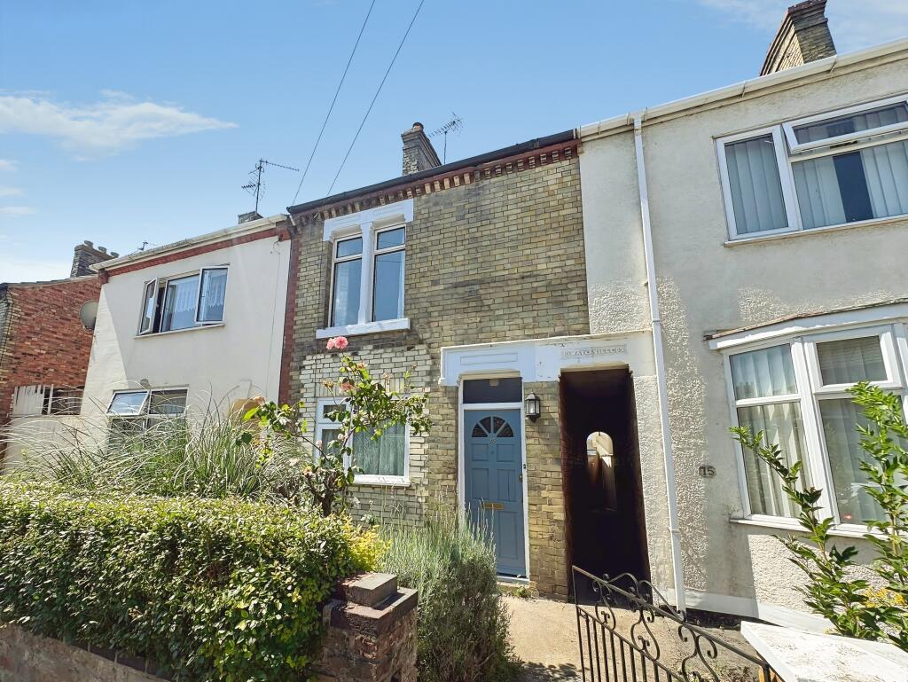 3 bed Mid Terraced House for rent in Peterborough. From Northwood - Peterborough