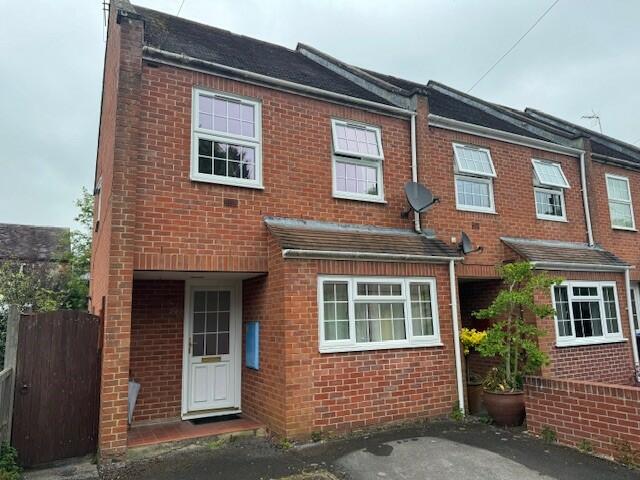 3 bed End Terraced House for rent in Warminster. From Northwood - Warminster