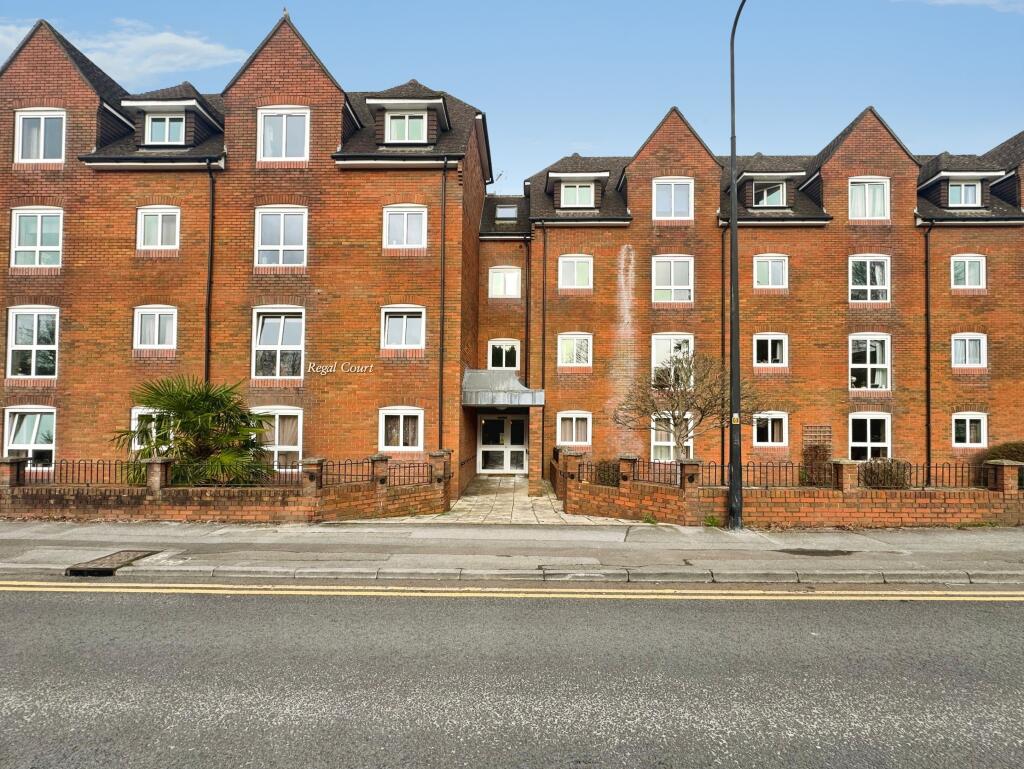 1 bed 1st Floor Flat for rent in Warminster. From Northwood - Warminster