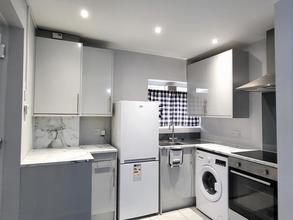 2 bed Flat for rent in Bushey. From Northwood - Watford