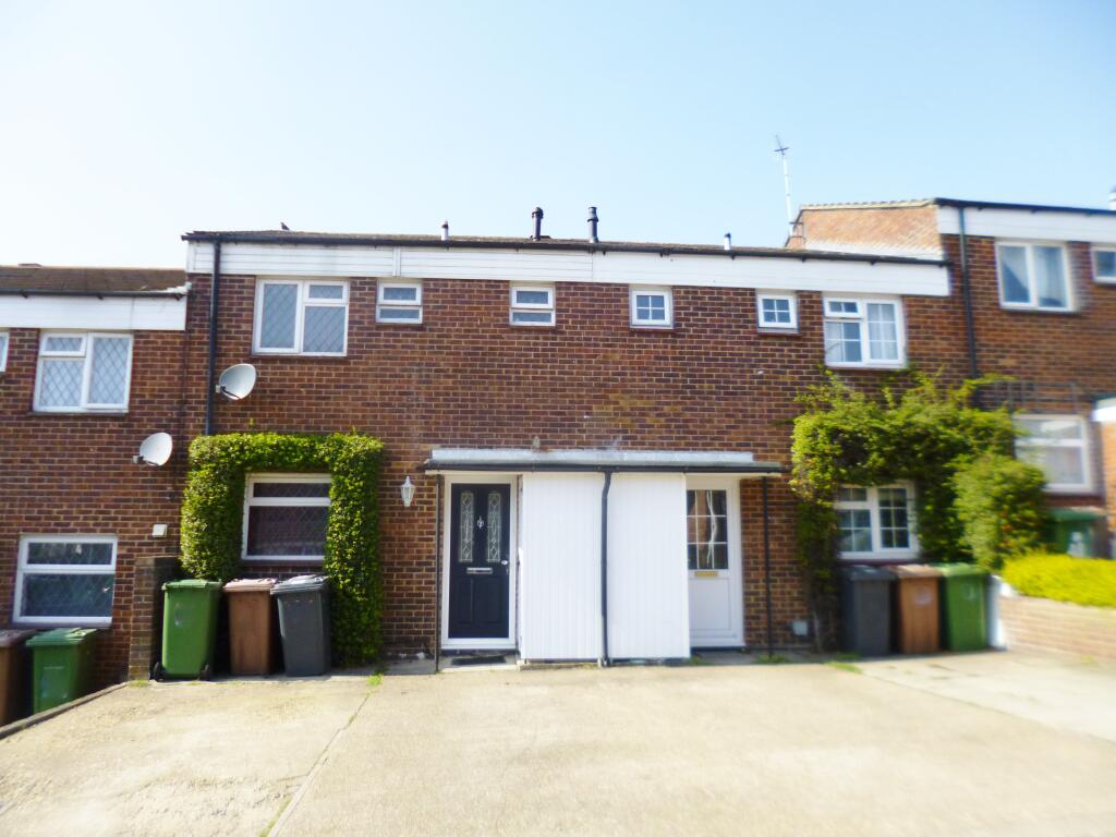 3 bed Mid Terraced House for rent in Bushey. From Northwood - Watford