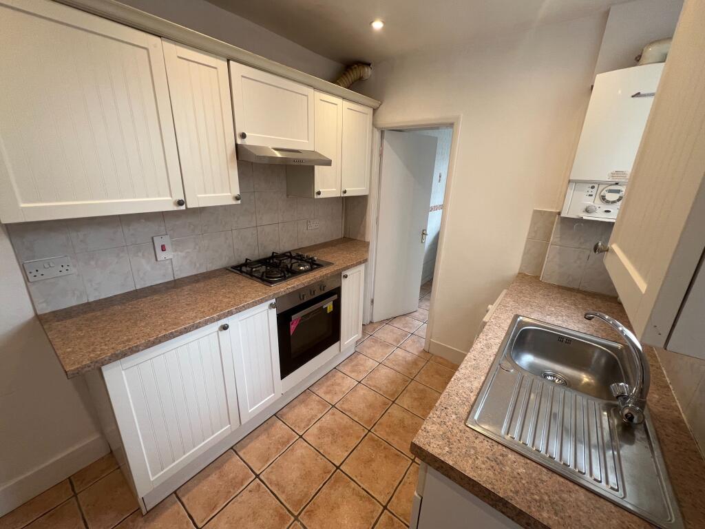3 bed Mid Terraced House for rent in Watford. From Northwood - Watford