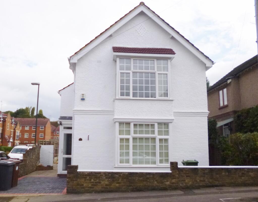 4 bed Detached for rent in Bushey. From Northwood - Watford