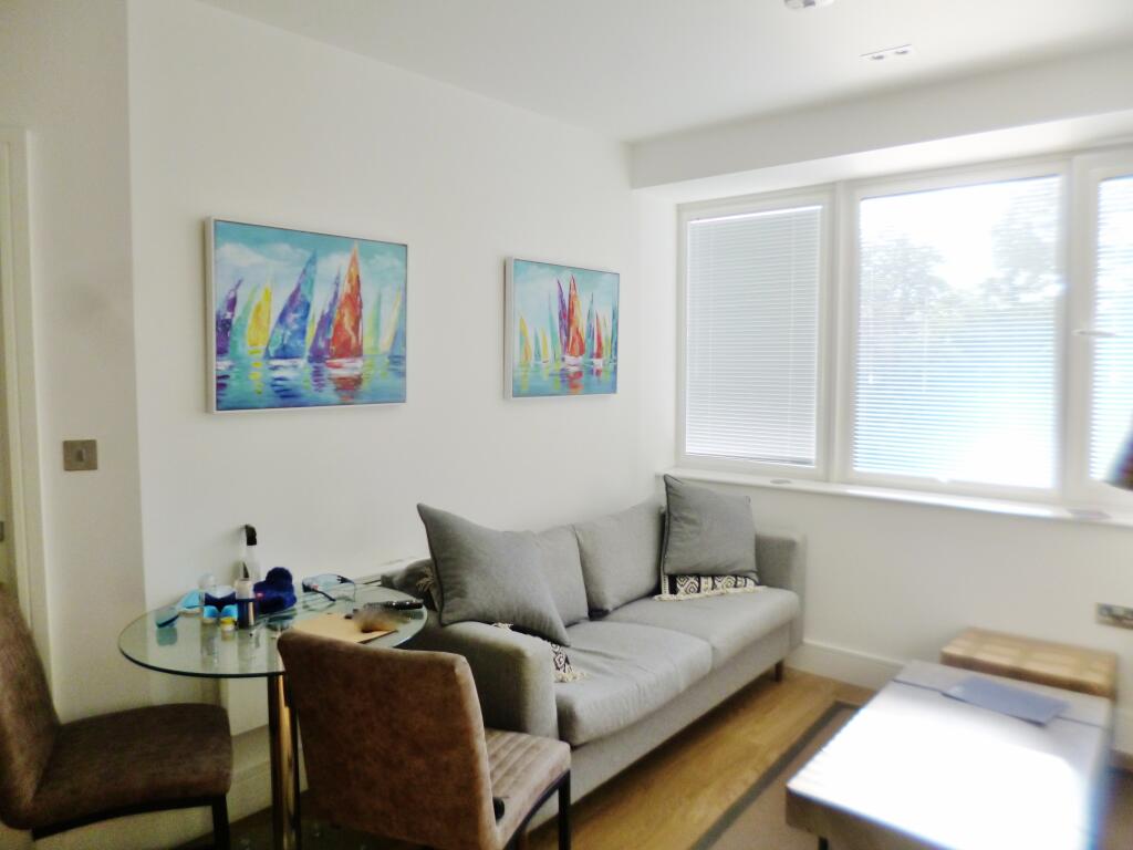 1 bed 1st Floor Flat for rent in Rucklers Lane. From Northwood - Watford 1 bed 1st Floor Flat for rent in Rucklers Lane. From Northwood - Watford