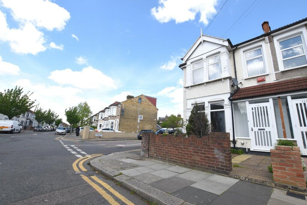 3 bed End Terraced House for rent in Ilford. From Oakland Estates Ltd