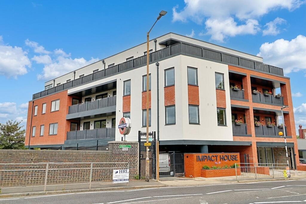 2 bed 1st Floor Flat for rent in Chigwell. From Oakland Estates - Barkingside
