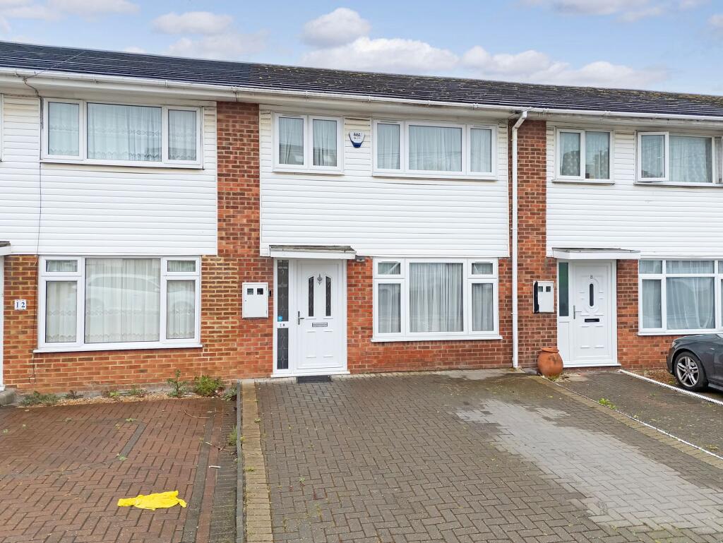 3 bed Mid Terraced House for rent in Chigwell. From Oakland Estates - Barkingside 3 bed Mid Terraced House for rent in Chigwell. From Oakland Estates - Barkingside