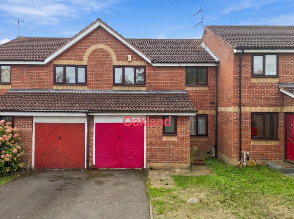 5 bed Semi Detached for rent in London. From Oakland Estates - Barkingside
