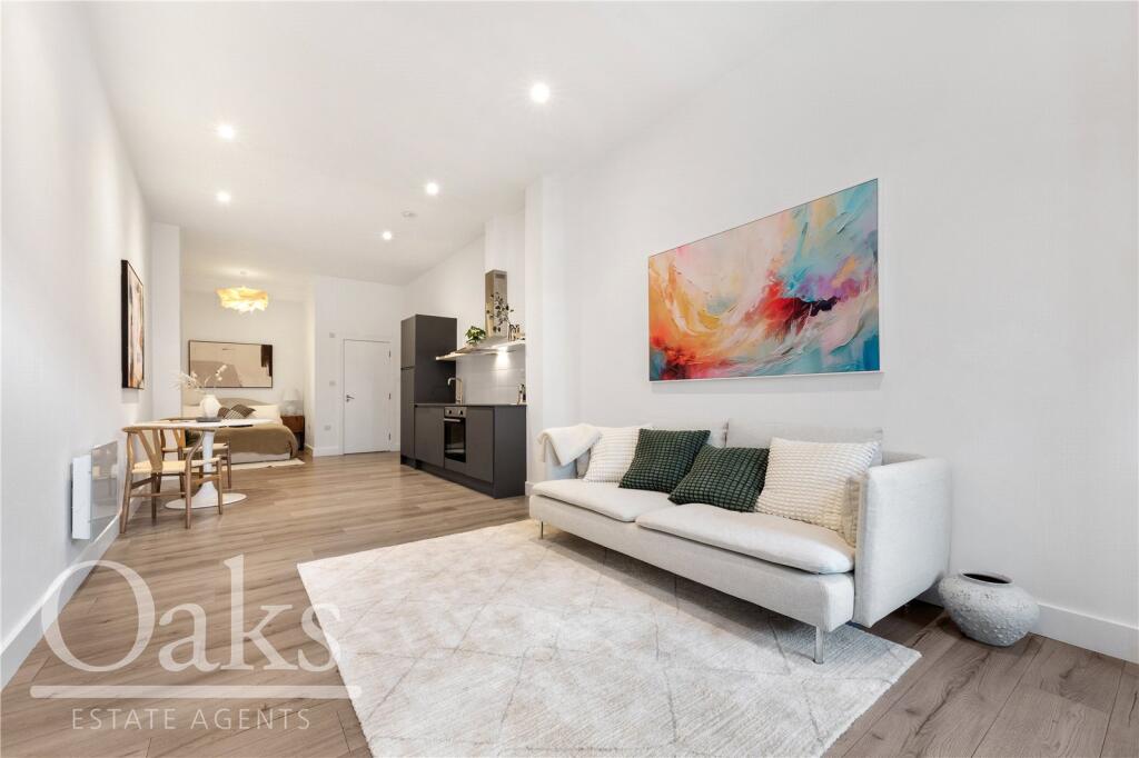 4 bed Annexe for rent in Penge. From Oaks Estate Agents
