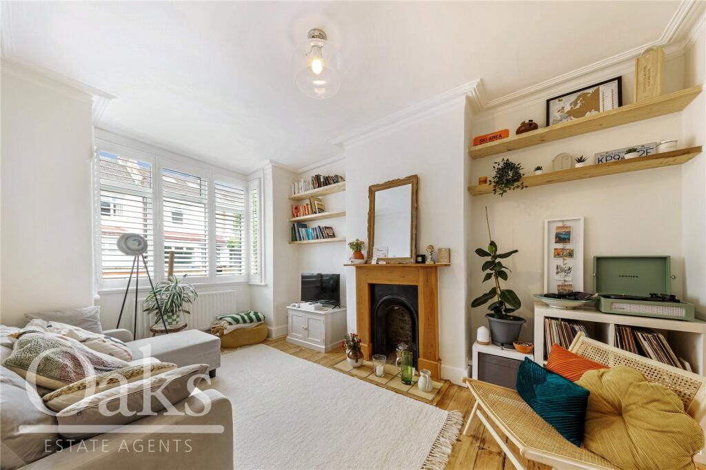 3 bed Mid Terraced House for rent in Penge. From Oaks Estate Agents
