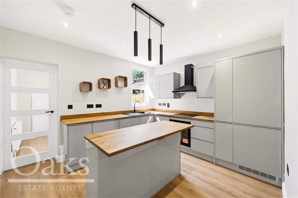 2 bed Mid Terraced House for rent in Croydon. From Oaks Estate Agents 2 bed Mid Terraced House for rent in Croydon. From Oaks Estate Agents