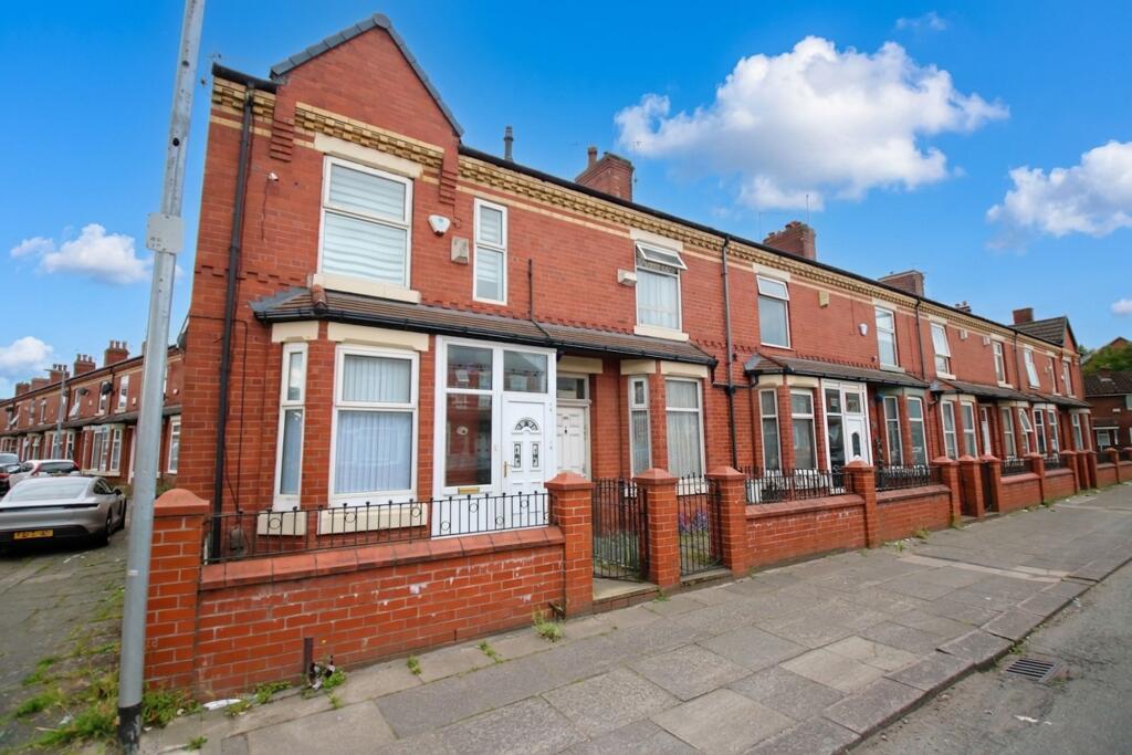3 bed End of Terrace for rent in Salford. From Oliver James - Cadishead