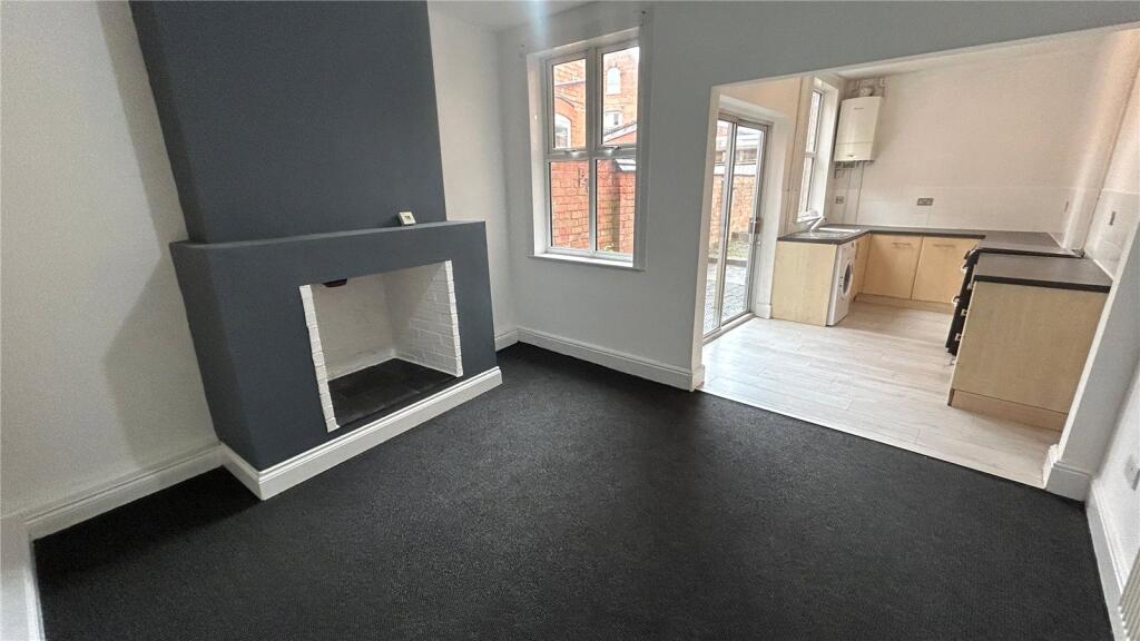 2 bed Mid Terraced House for rent in Leicester. From Oliver Rayns - Leicester